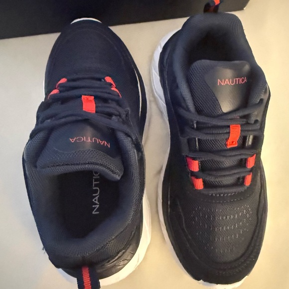 Nautica Kids Boys & Girls Athletic Sneakers Size 13Y NEW WITH TAGS IN BOX - Picture 10 of 11